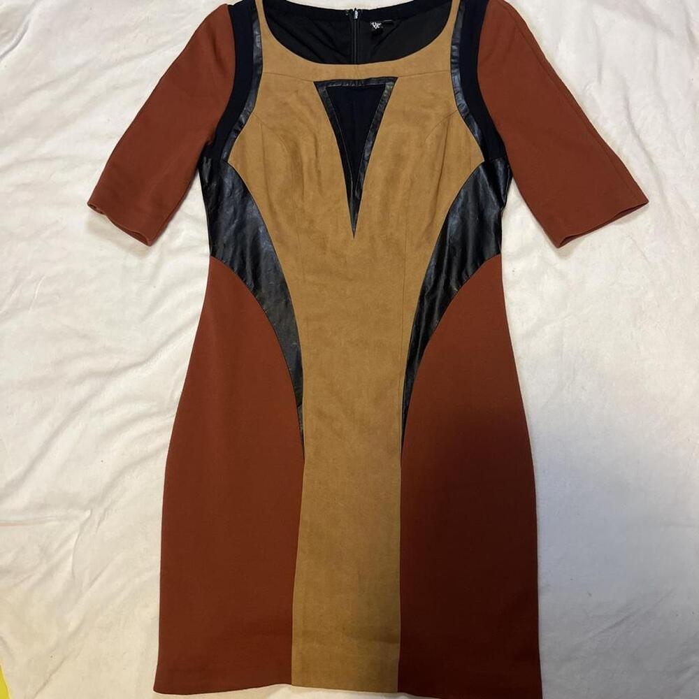 UMODA COLORBLOCK SHEATH DRESS